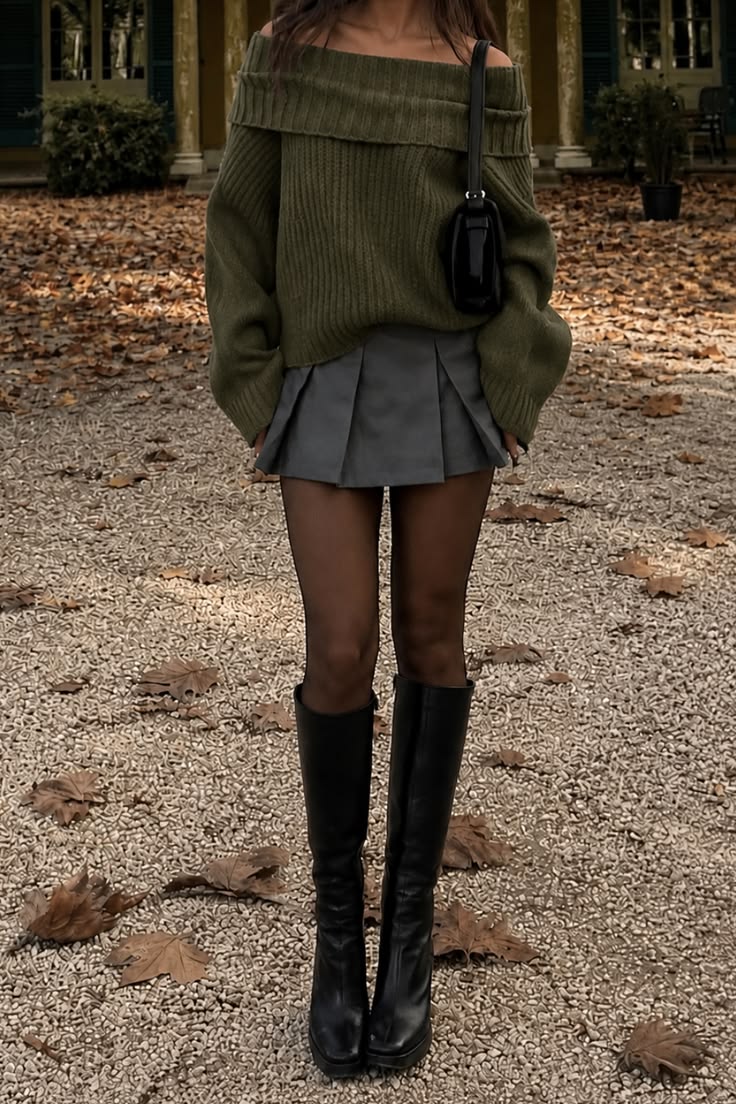 20 Must-Have Fall Skirts That Will Make You the Trendsetter (Don’t Miss #8!) - 6. Trendy Mini Skirt 1