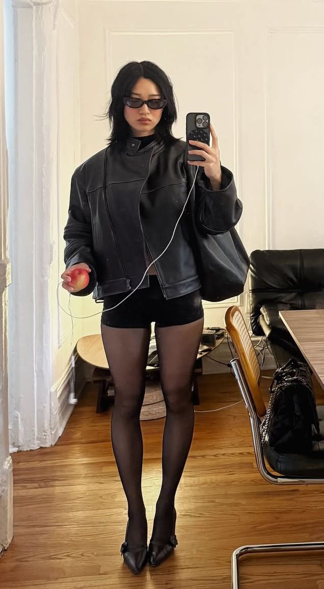 20 Black Tights Styling Tricks That Create a Longer, Sleeker Silhouette - 20. Finish with a Long Coat or Narrow Vertical Accessory 1