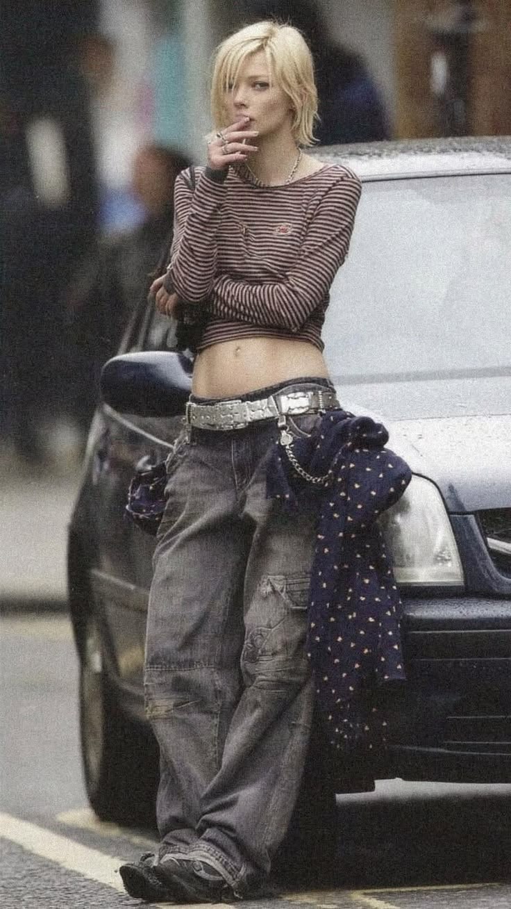 20 Indie Sleaze Outfits That Make Messy Look Magnificent - 3. Striped Top, Huge Jeans, Zero Effort 1