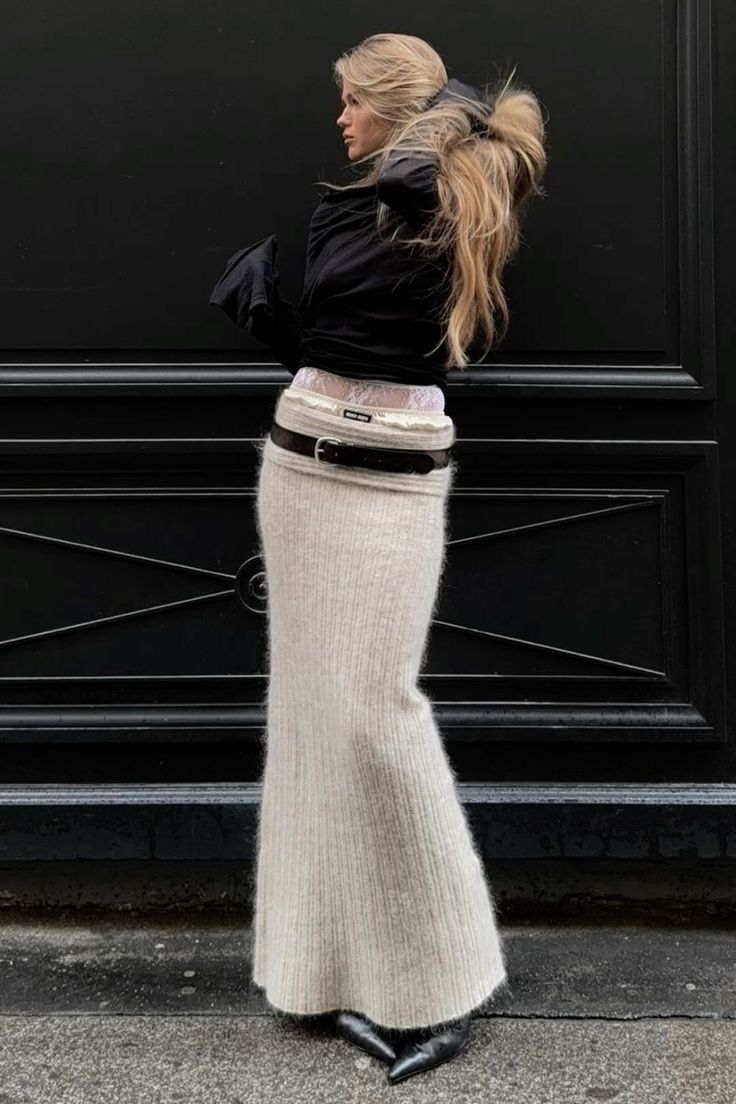 20 Maxi Skirt Outfits That Make Winter Style Feel Effortlessly Feminine (You’ll Want to Copy #7!) - 16. The Knit Skirt and White Sneaker Shortcut 1