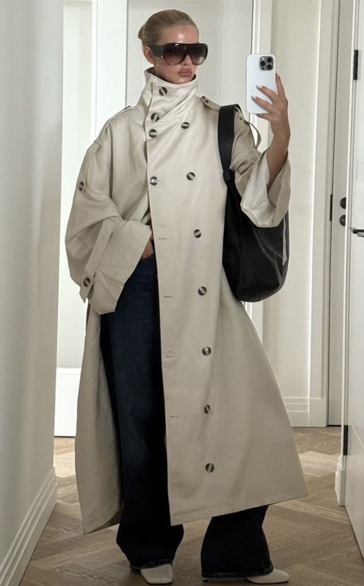 20 Trench Coat Outfits That Make Transitional Dressing Look Effortlessly Chic - 2. The High-Collar Cream Trench Moment 1