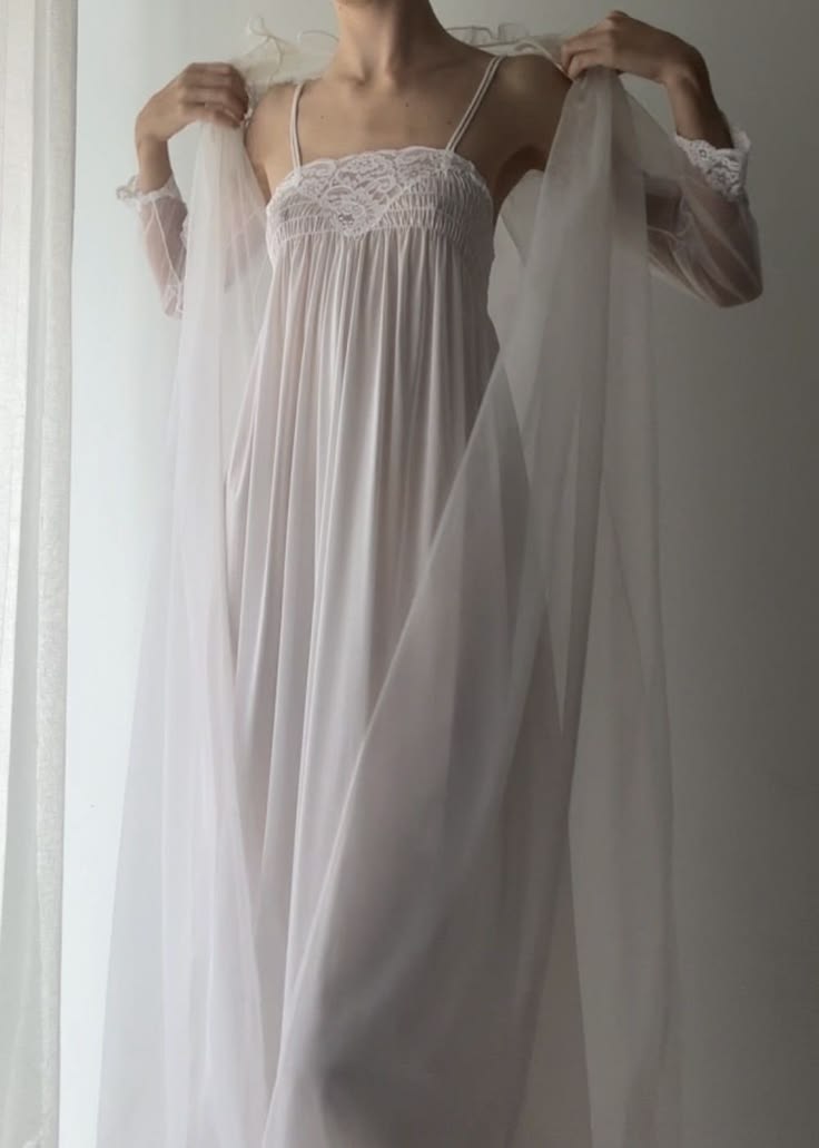 Bridal Lingerie: 20 Elegant Pieces for the Wedding Day and Honeymoon - 14. The Lace-Edge Cami Short Set 1