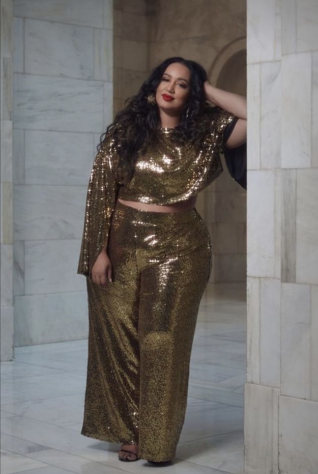 Sequin Outfits: 20 Plus-Size Sparkly Holiday Looks - 10. Golden Cropped Set for a Full Shine Moment 1